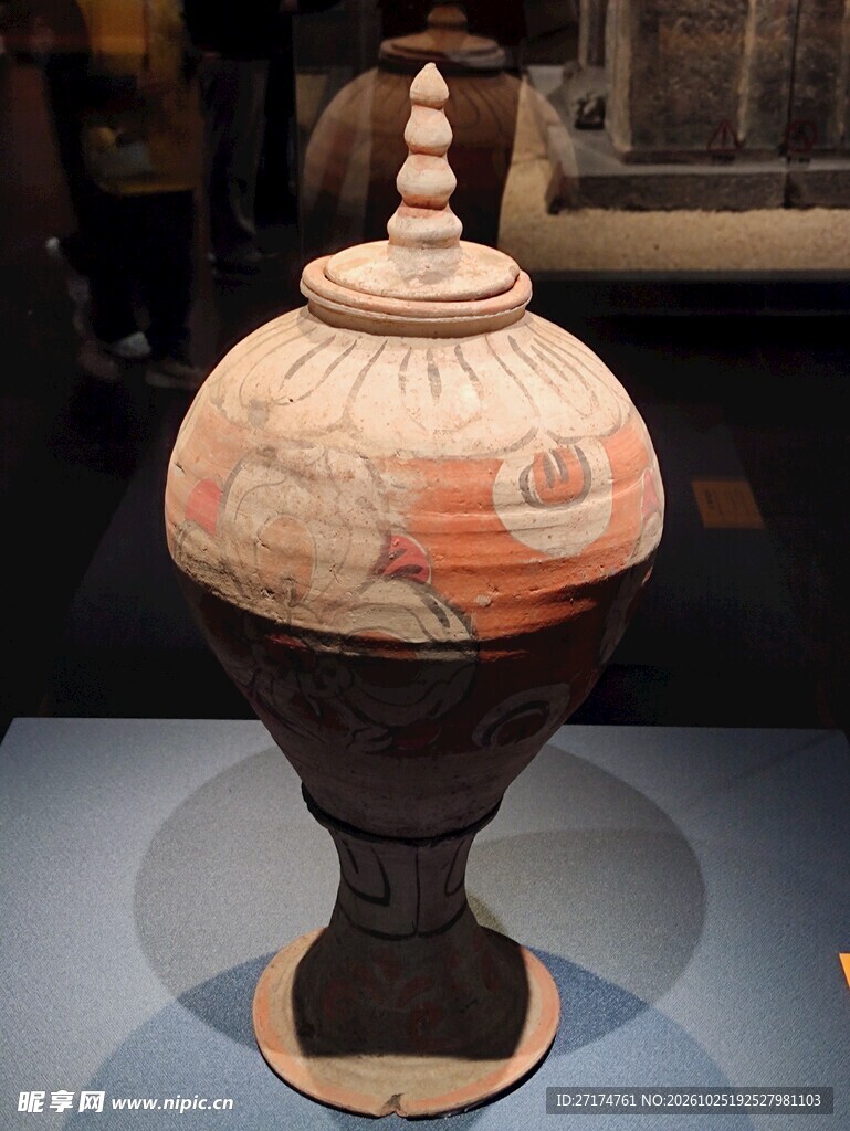 馆藏古代带盖彩陶文物