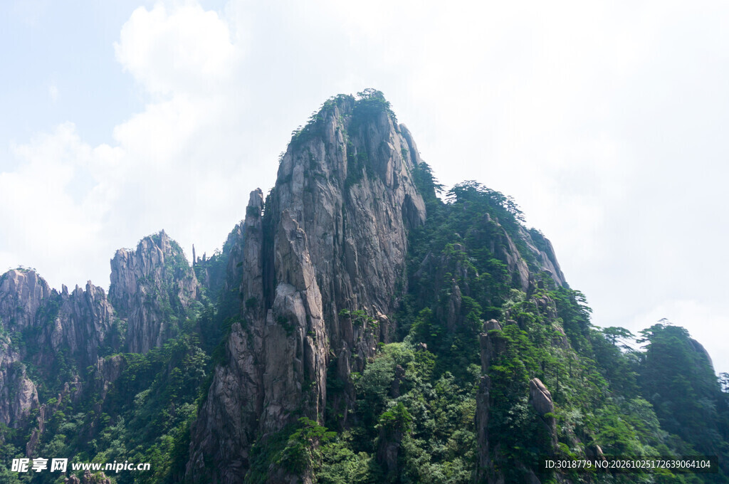 青山奇峰自然风光