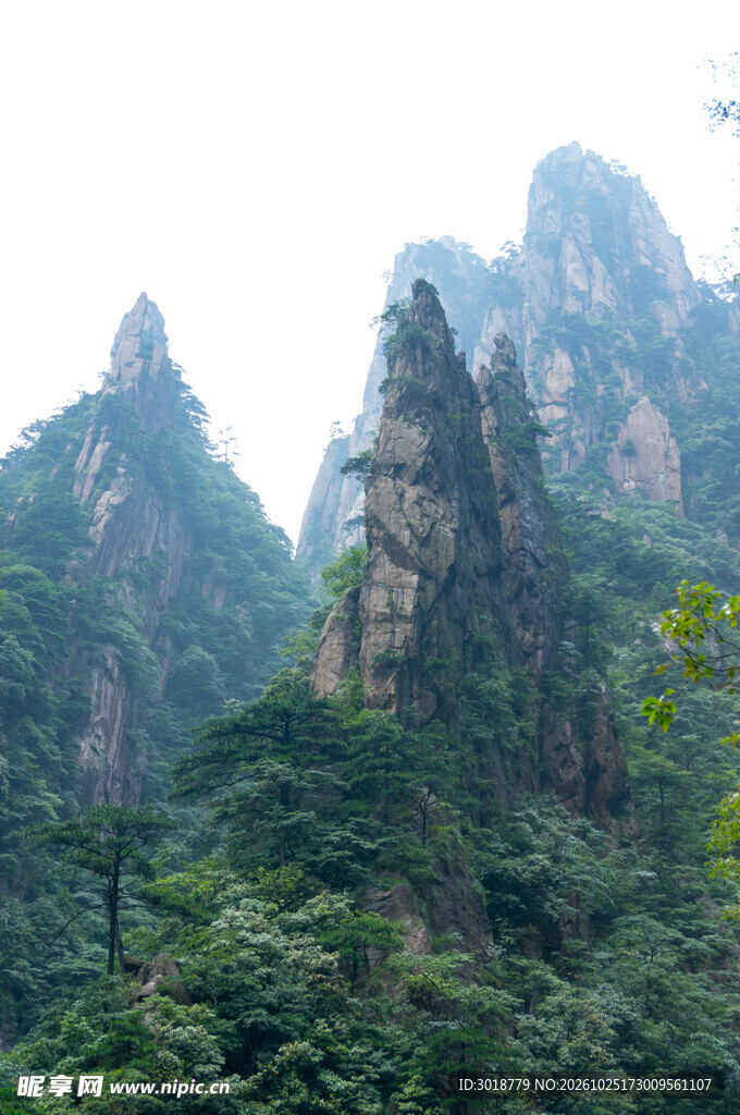 青山奇峰自然风光