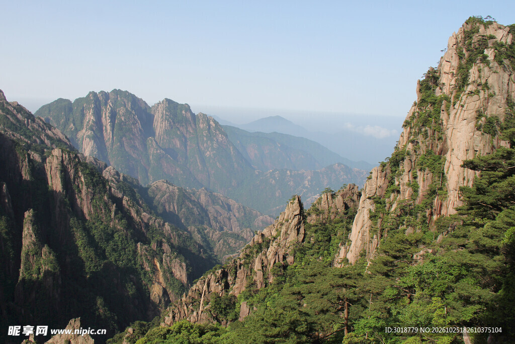 峡谷青山自然风光