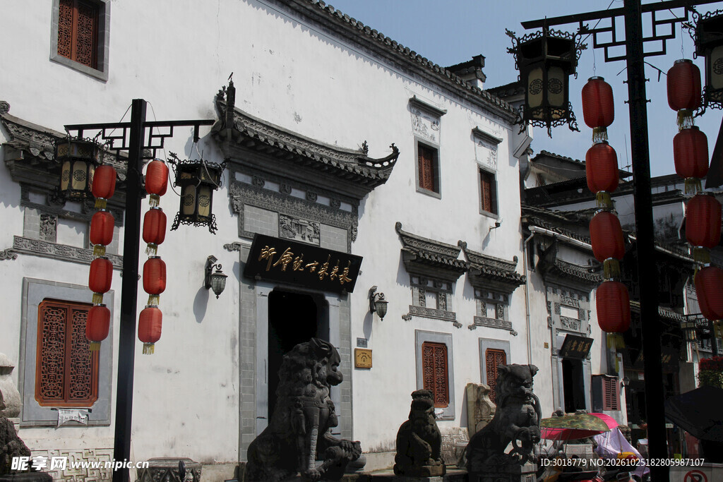徽派古街红灯笼街景