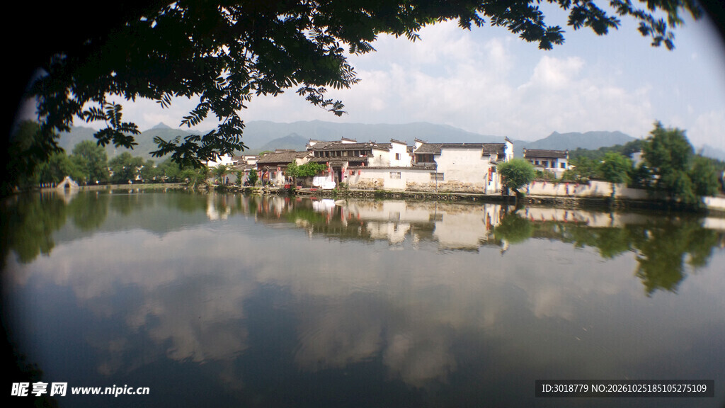 湖畔古村水乡风光