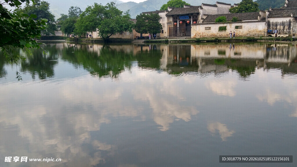 江南水乡古村湖景