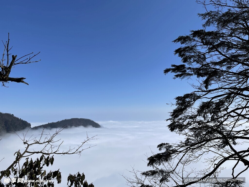 高山云海晴空美景