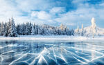冬日冰封湖面雪景
