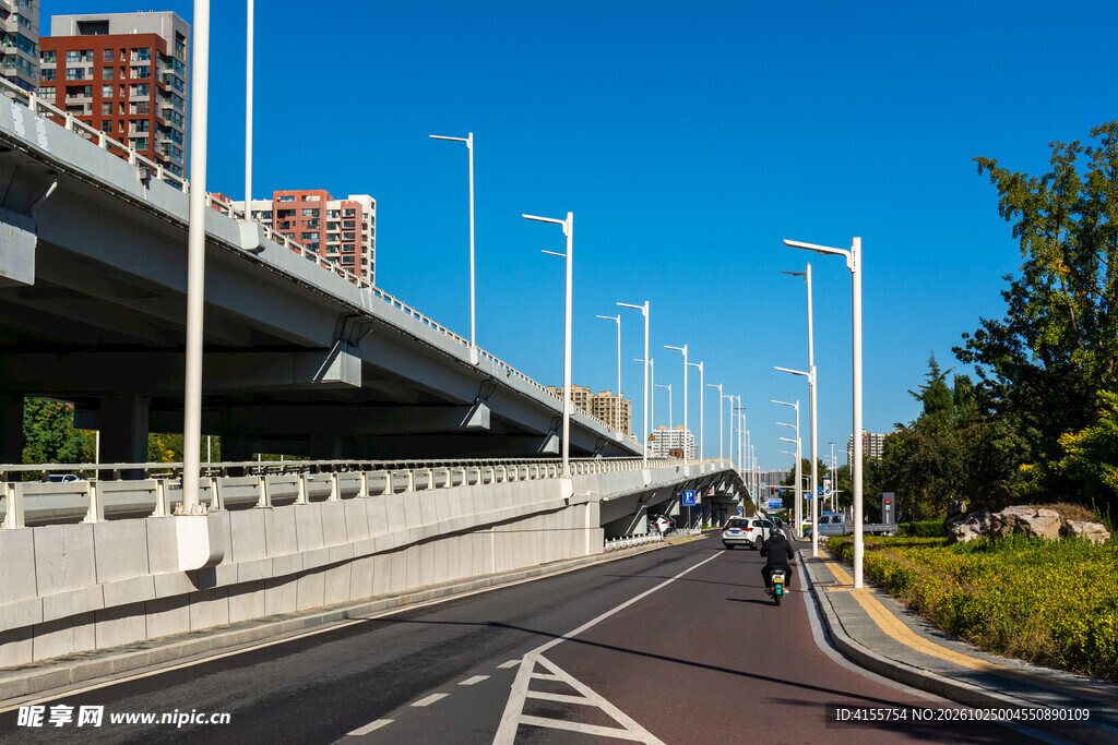 城市高架晴朗道路街景
