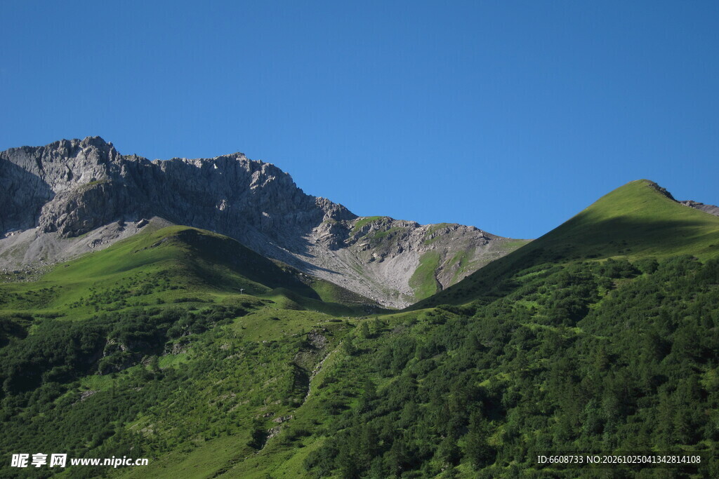 青山蓝天山野风光
