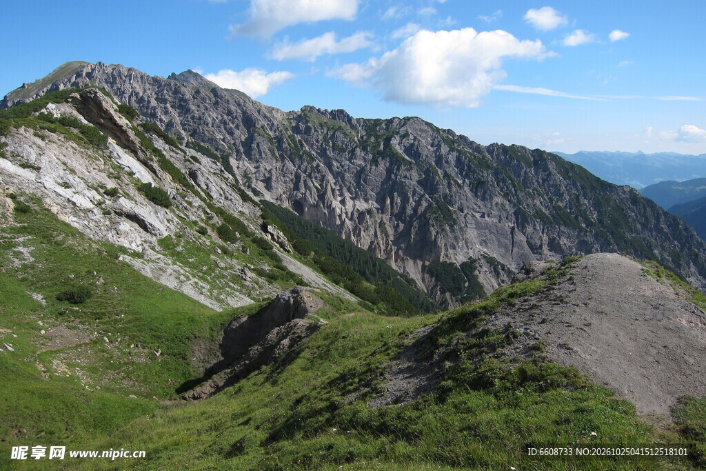 高山草甸自然风光