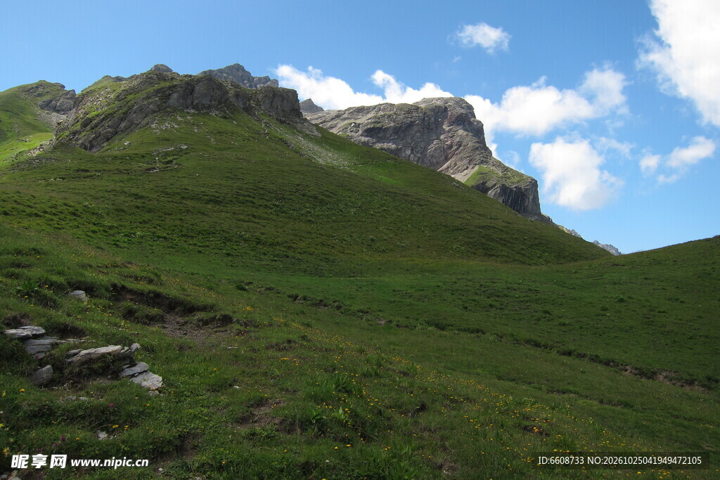 高原草甸山地风光