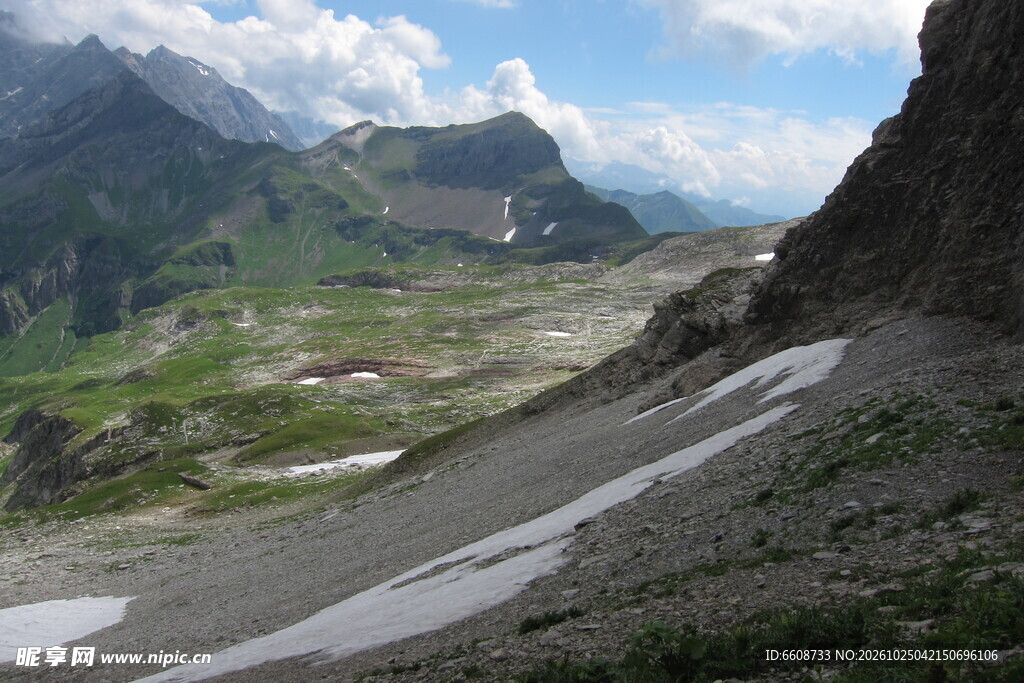 高山谷地自然风光