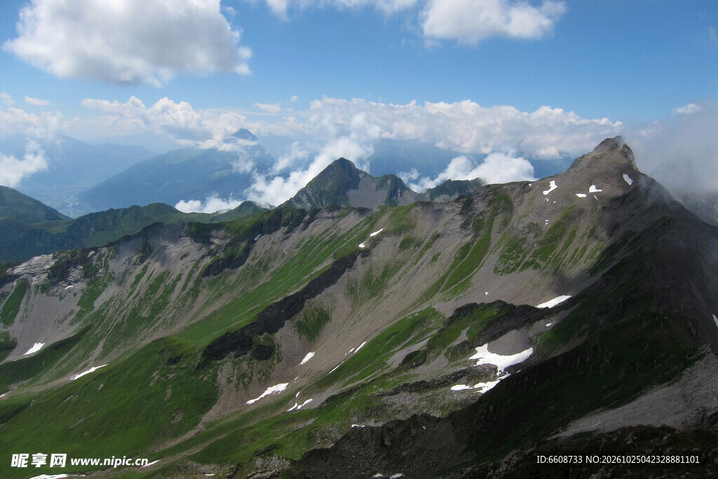 高原山地自然风光