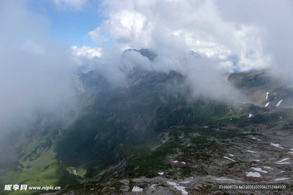 云雾高山自然风光