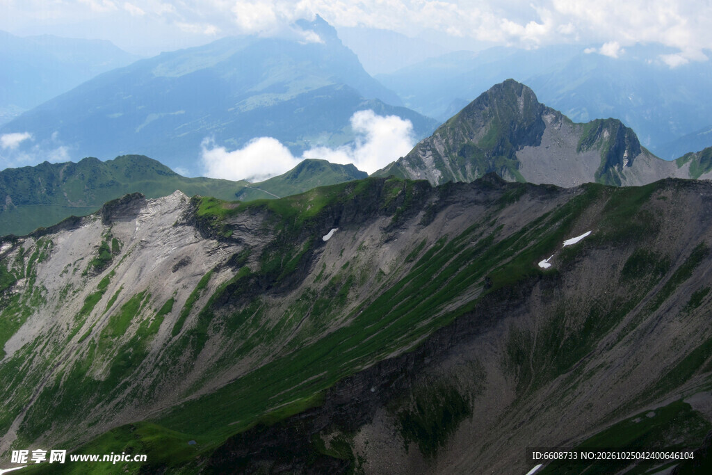 高原山地自然风光