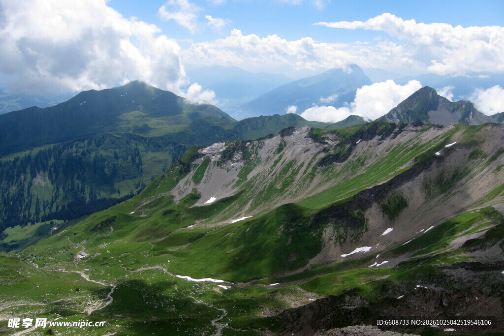 高原山地自然风光