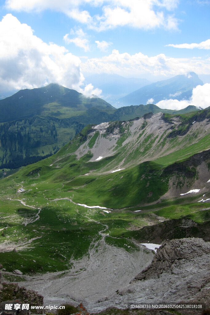 高原山地自然风光