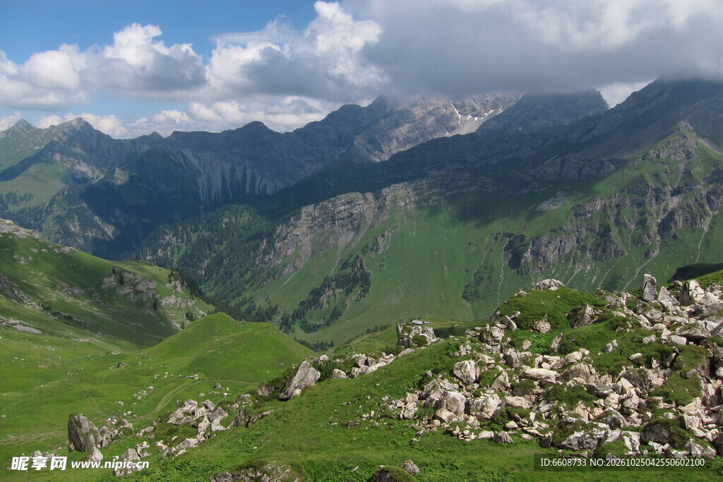 高原山地自然风光
