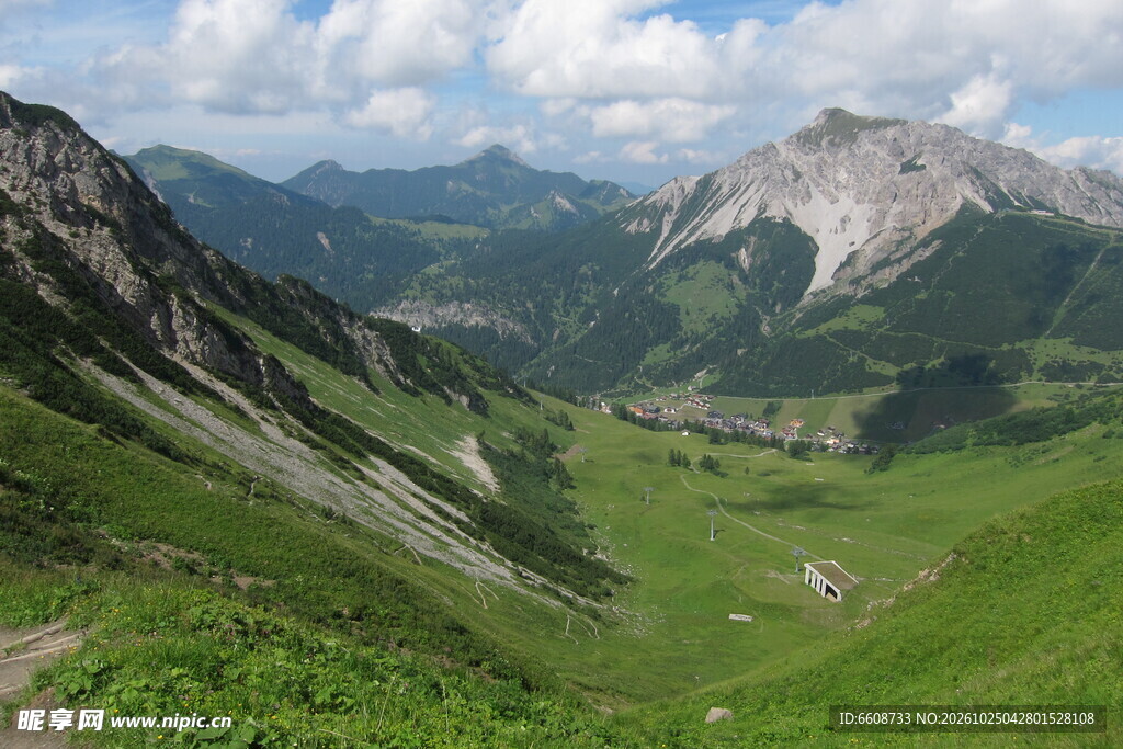 高山草甸自然风光
