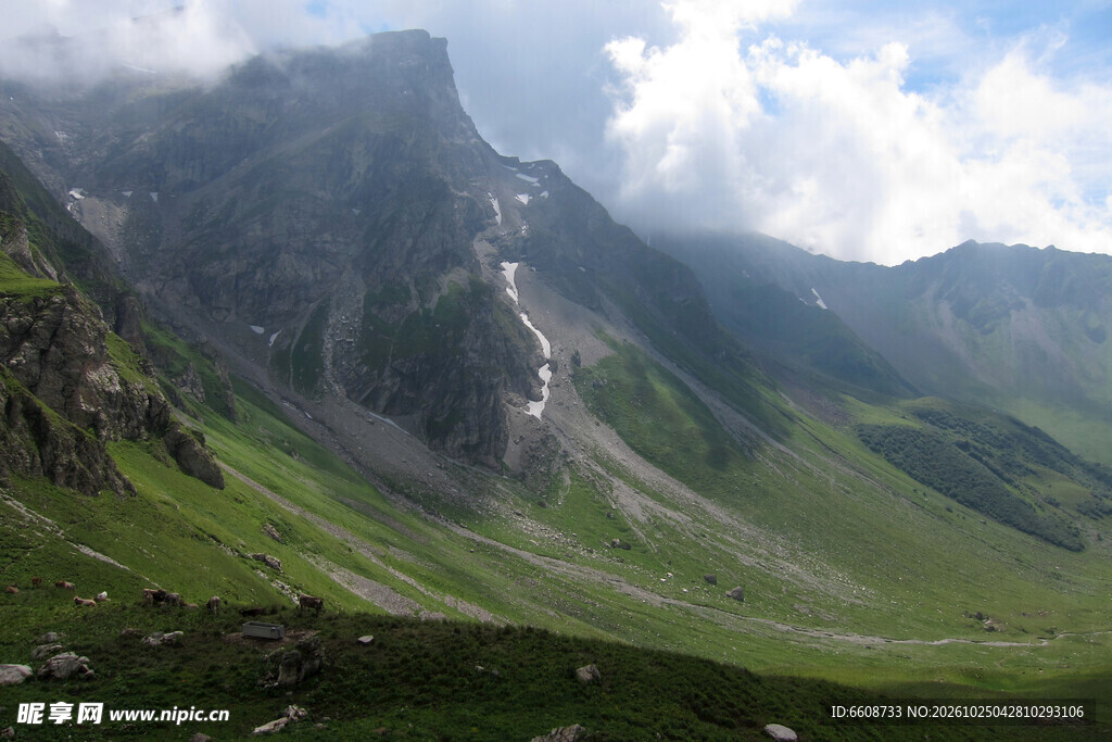 高原山地自然风光