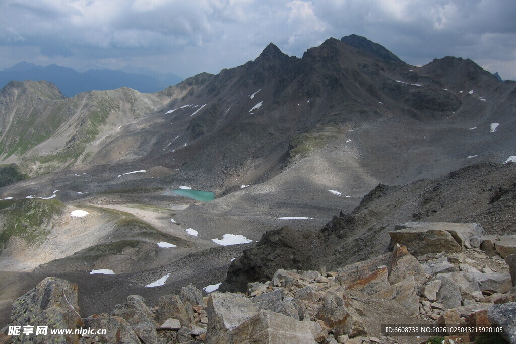 高原山地荒野风光