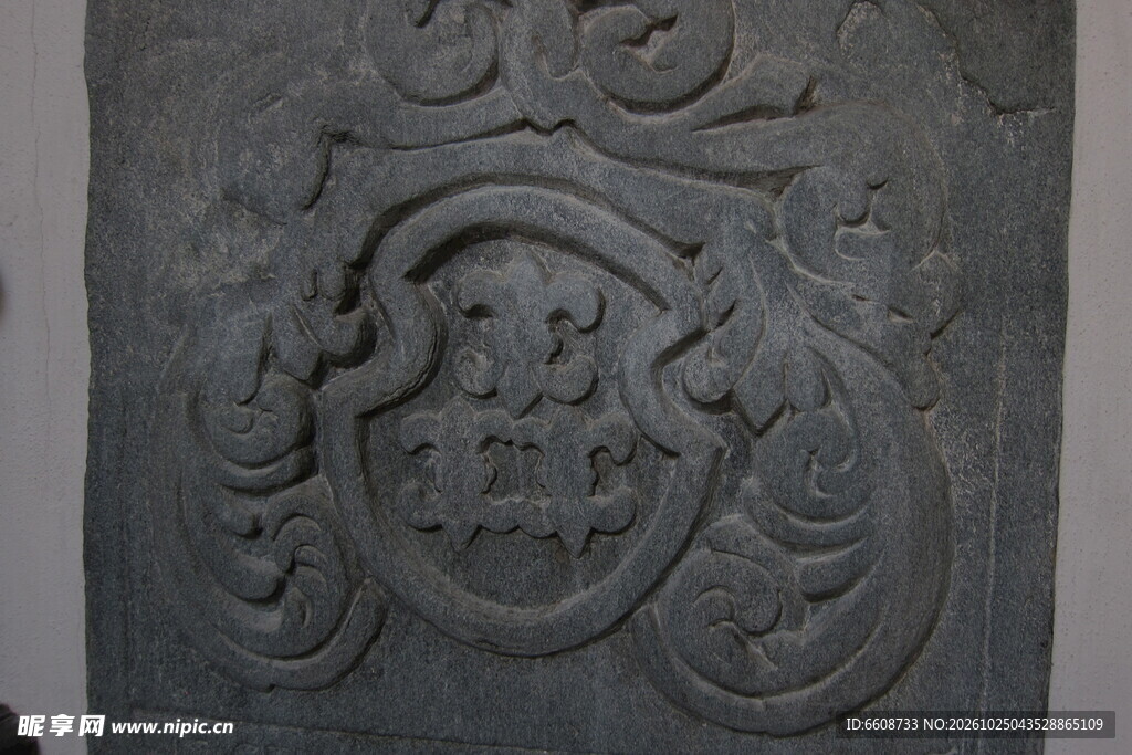 古代蛇形石刻浮雕