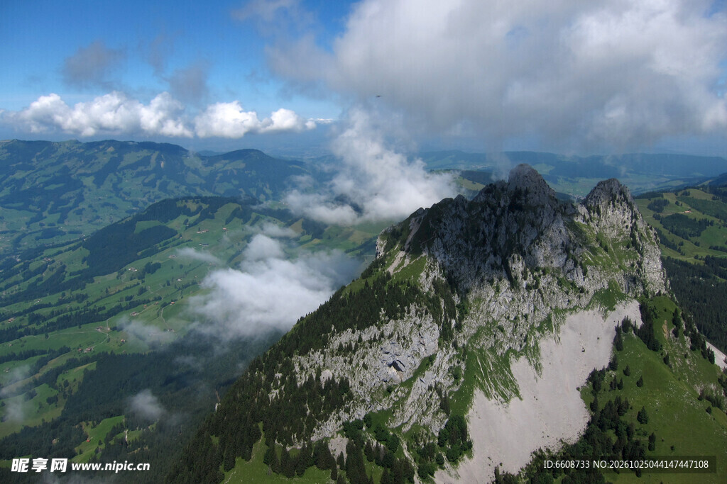 高山云海自然盛景