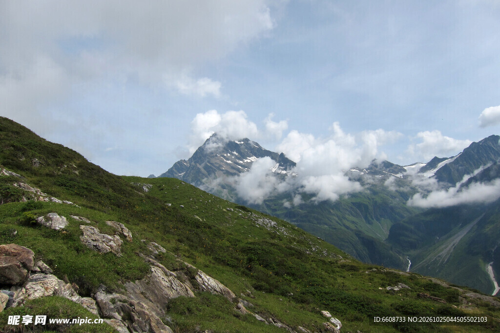 高原山地自然风光