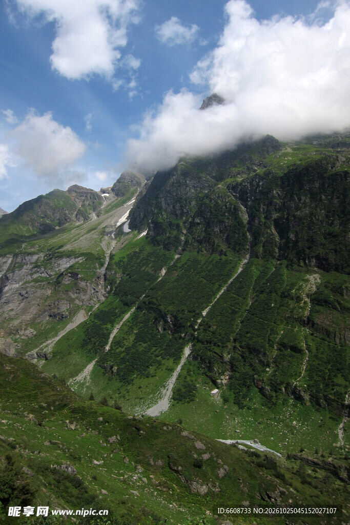 高原山地自然风光