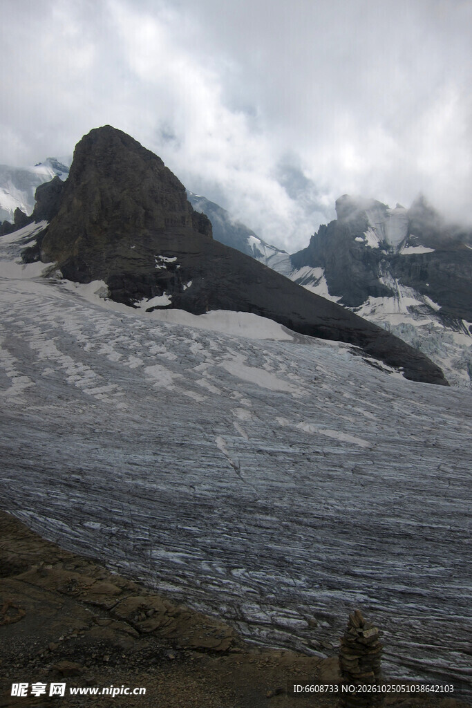 高海拔雪山冰川景观