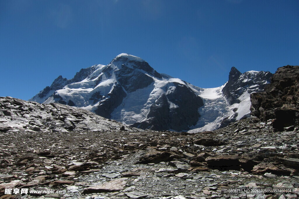 高原雪山旷野风光