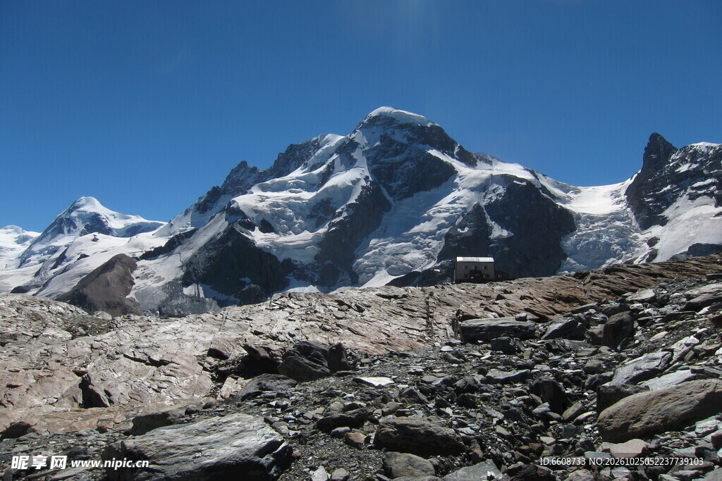 高原雪山自然风光