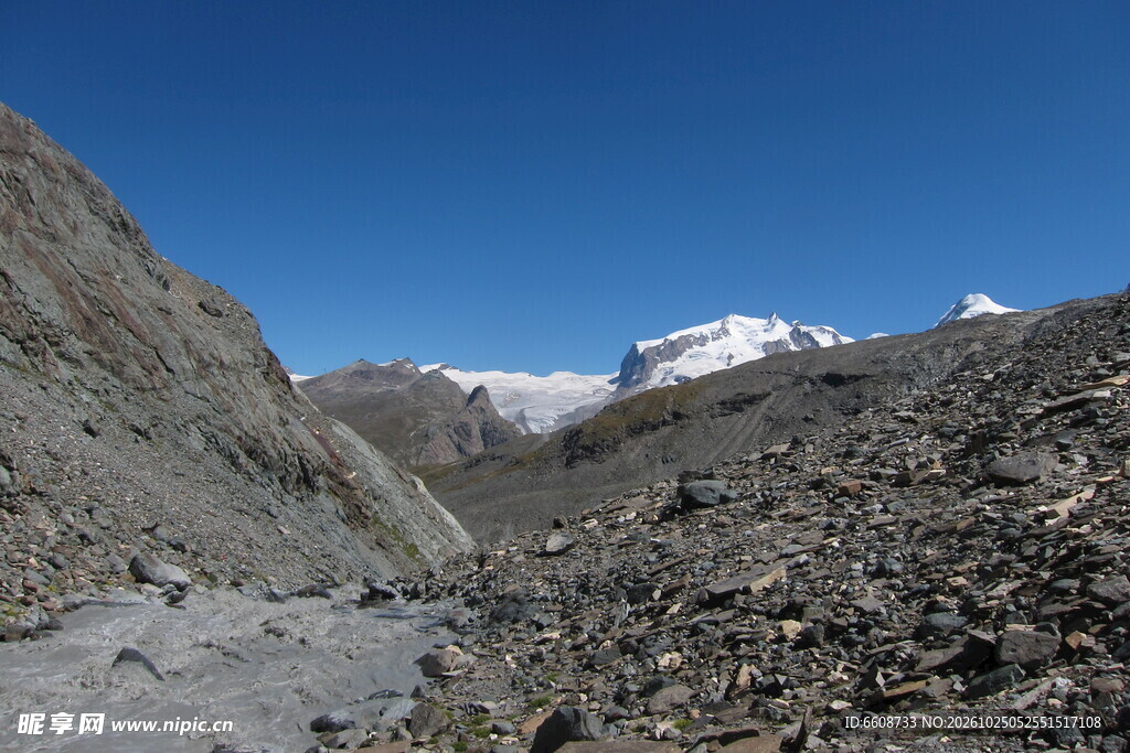 高原雪山旷野风光