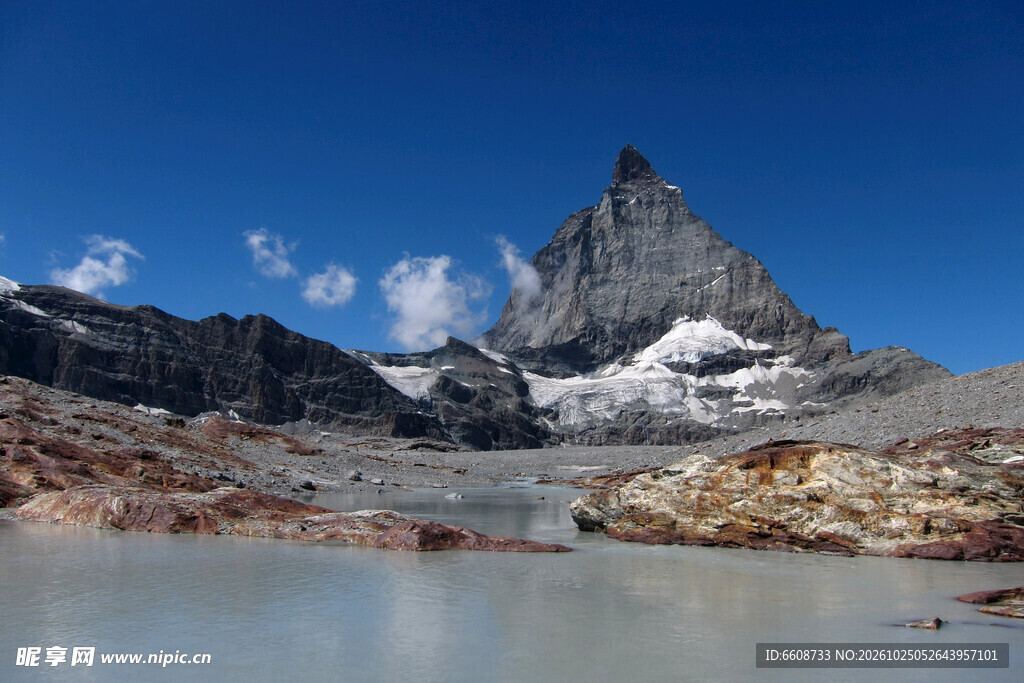 壮丽雪山湖景风光