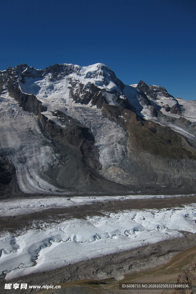 雪山冰川壮丽风光