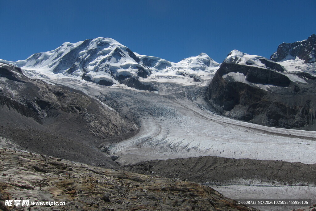 雪山冰川壮丽风光