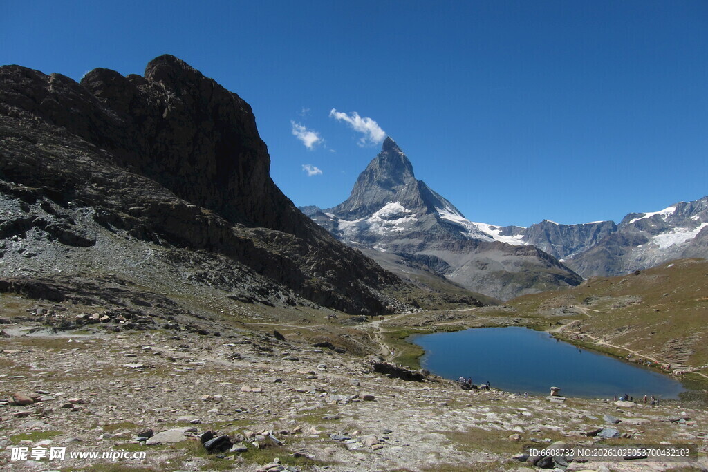 马特洪峰高山湖风光