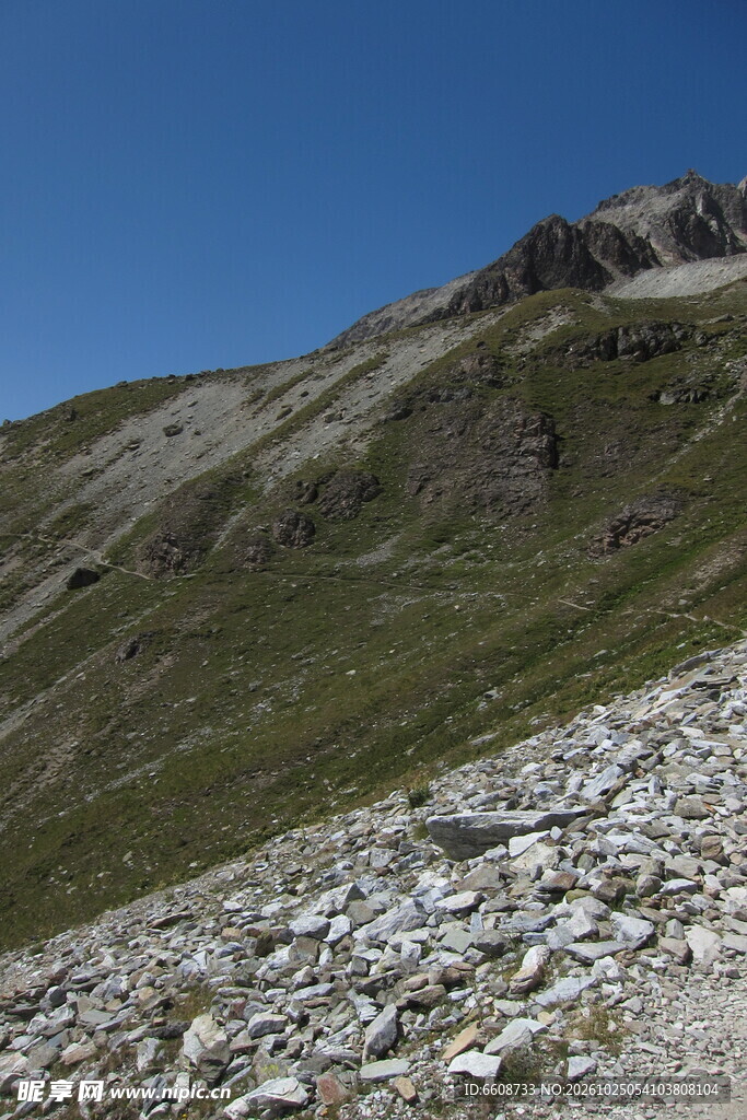 晴日高山山野风光