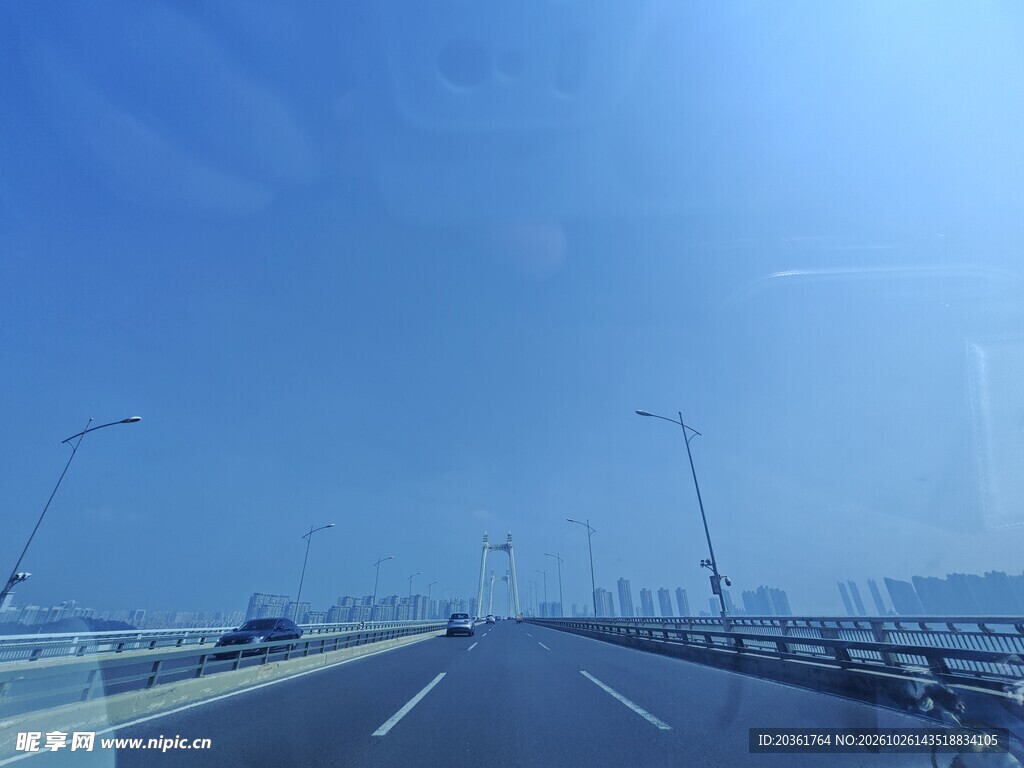 晴日公路沿途风光