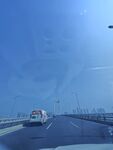 大桥公路行车场景