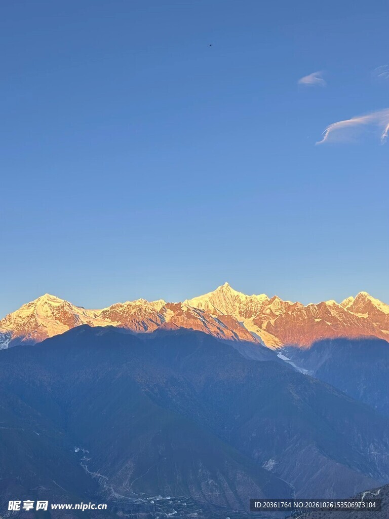 日照金山壮丽山景