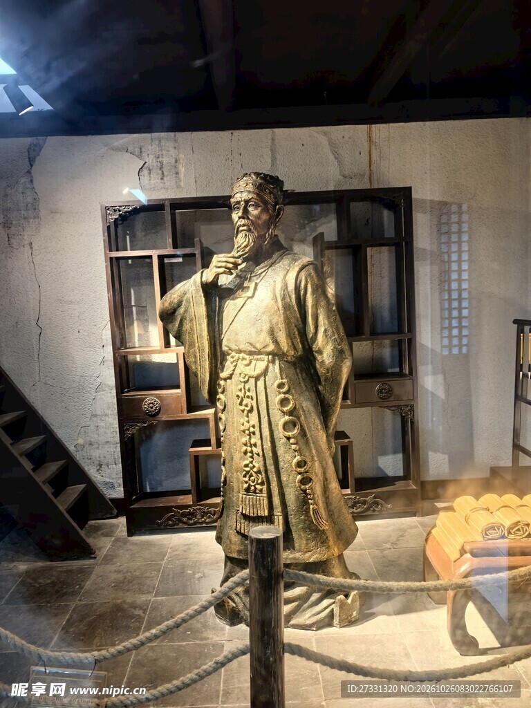 博物馆古代人物塑像
