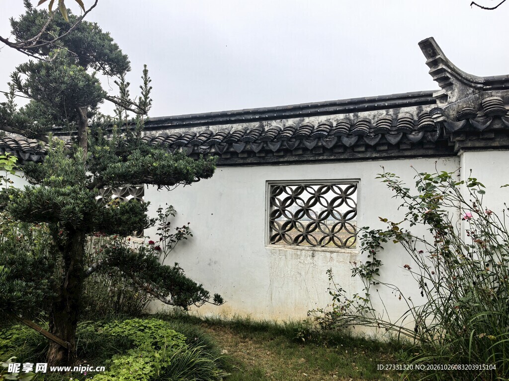 中式园林白墙小景