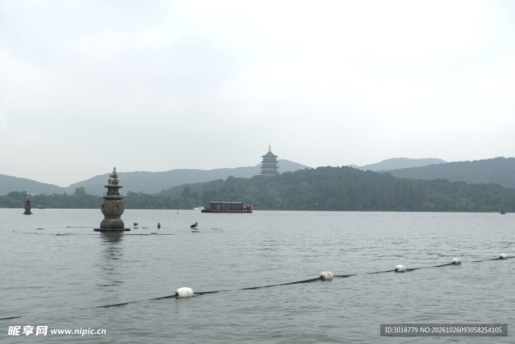 烟雨西湖湖景