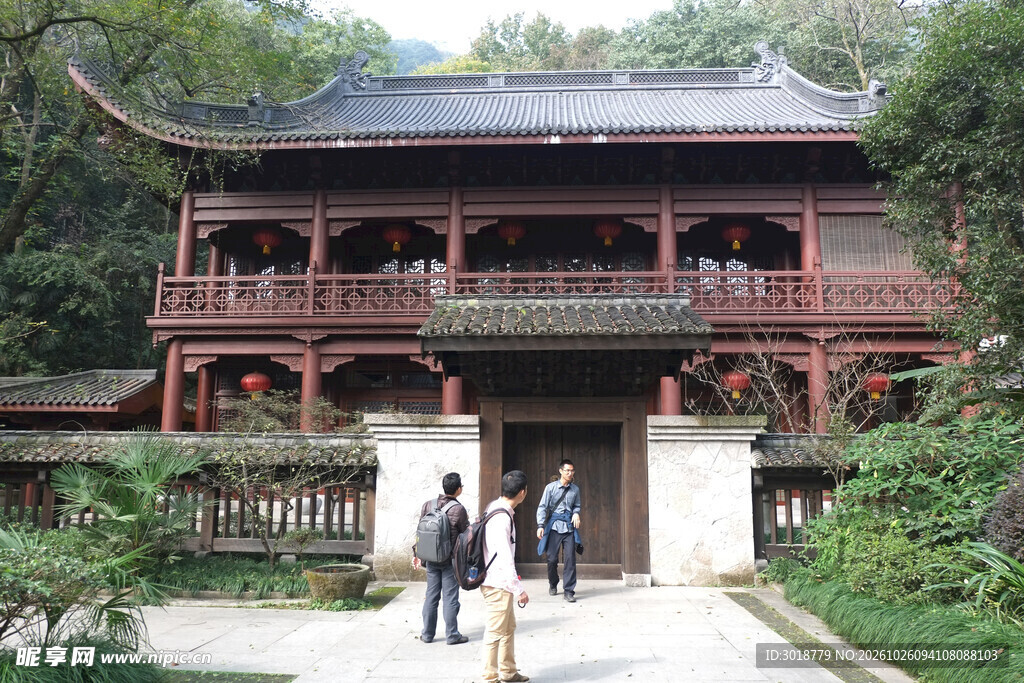 山林中式古建楼阁