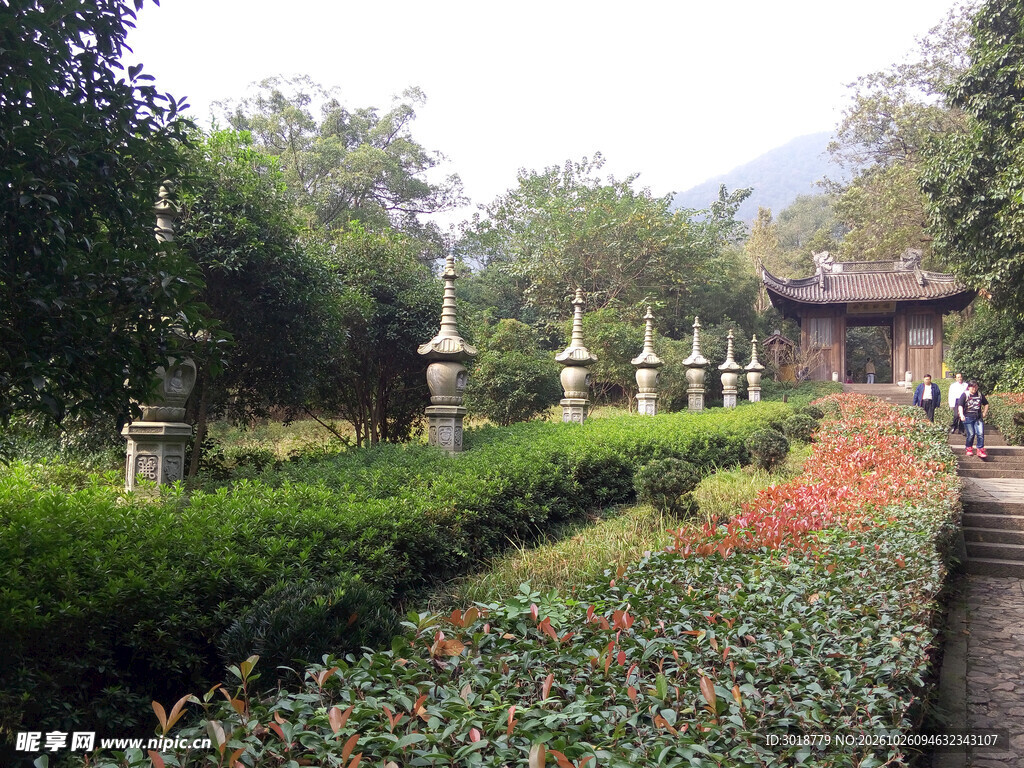 寺院园林石塔风光