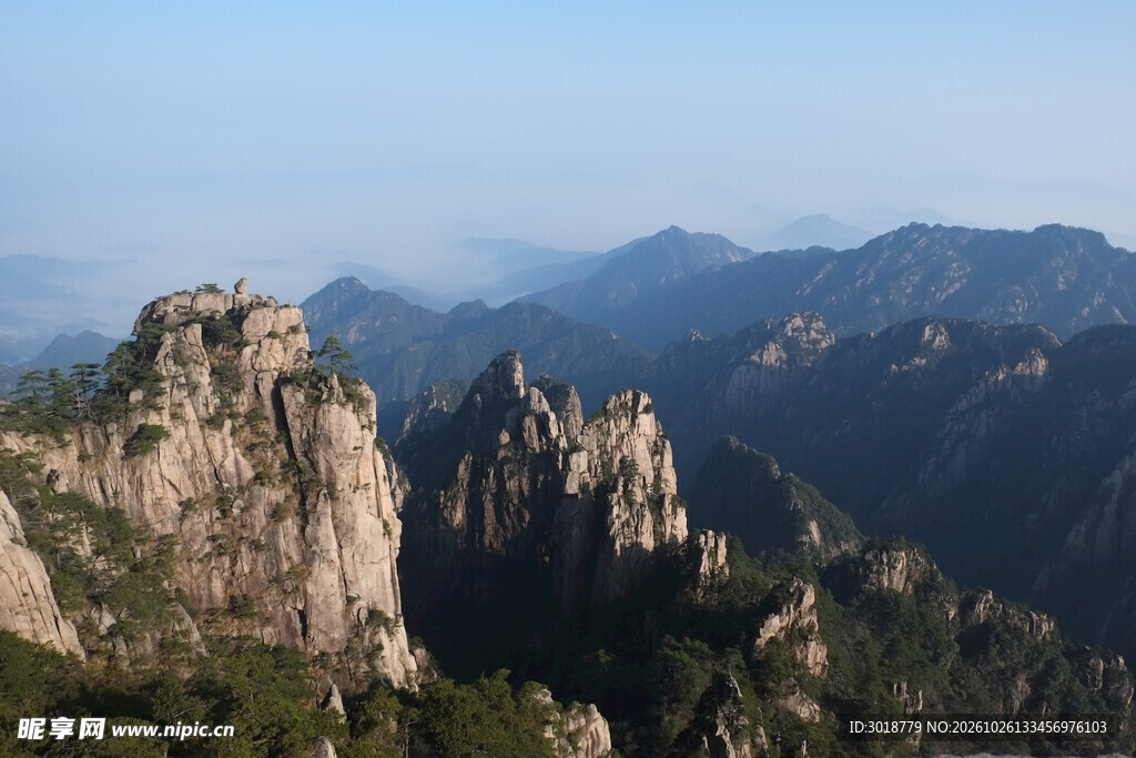 奇峰远山自然风光