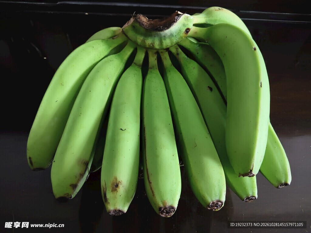 新鲜青香蕉