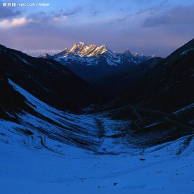高原雪山