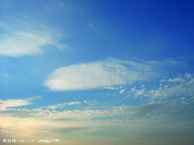 蓝天配鱼鳞云