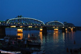 丹东鸭绿江大桥夜景