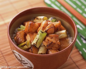 大葱烧肉饭